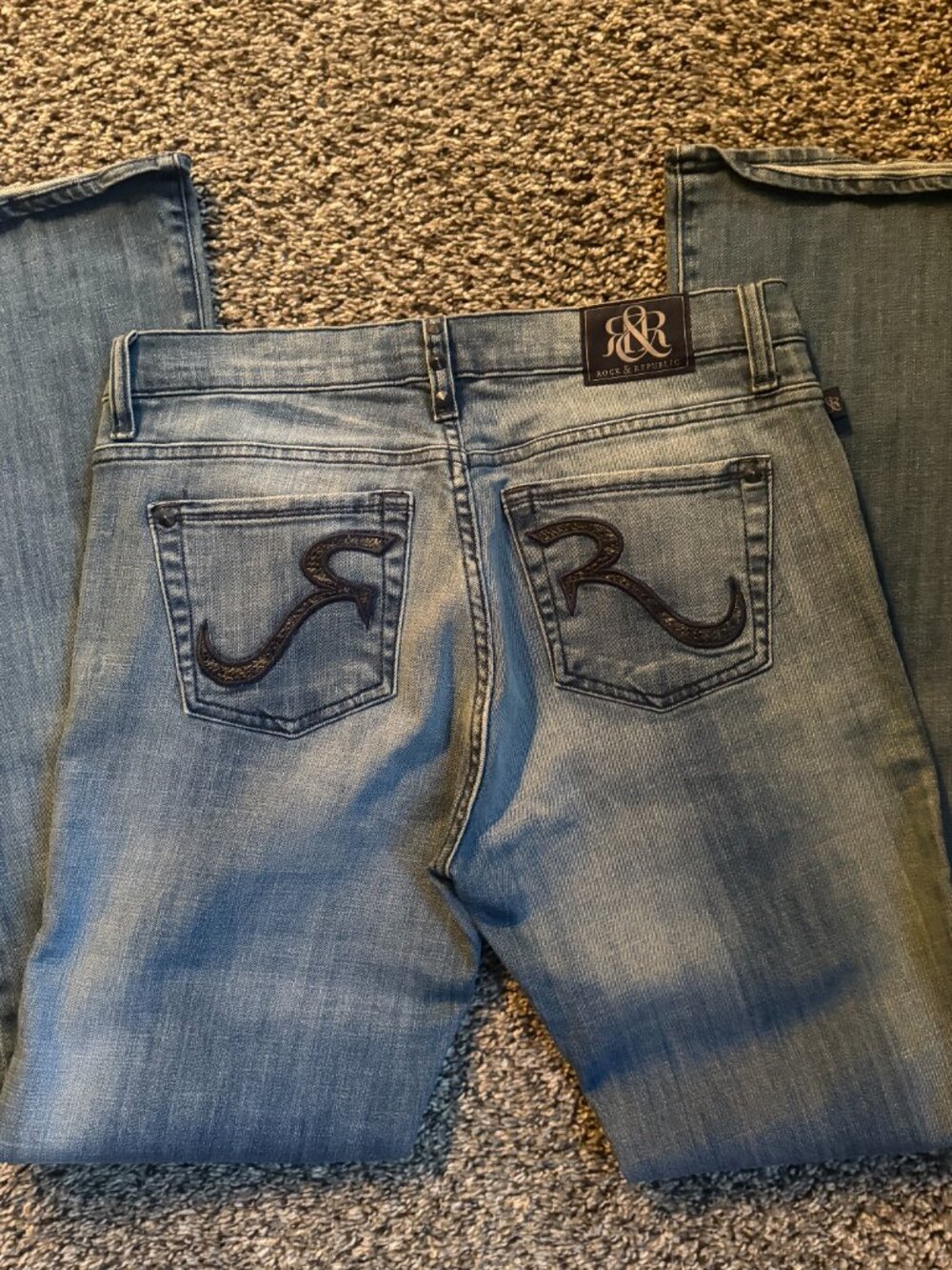ROCK & REPUBLIC KASANDRA STUDDED JEANS - Picture 2 of 8
